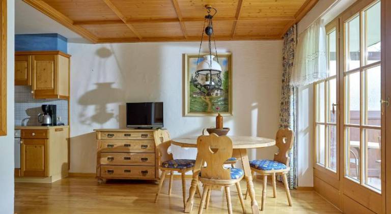 Lovely serviced apartment with patio & sauna | Ski nearby | Pet-friendly — photo 3