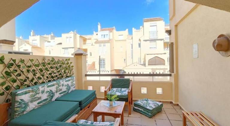 Holiday apartment with patio & private pool — photo 3