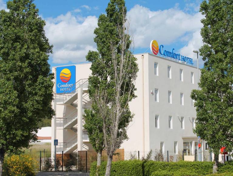 Comfort Hotel MARTIGUES SAINT-MITRE in Port-de-Bouc
