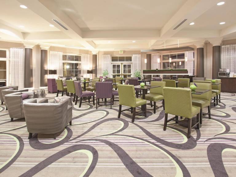 La Quinta Inn & Suites by Wyndham Pueblo — photo 4