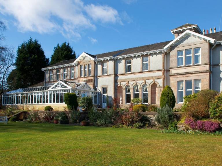 Rosslea Hall Hotel in Helensburgh