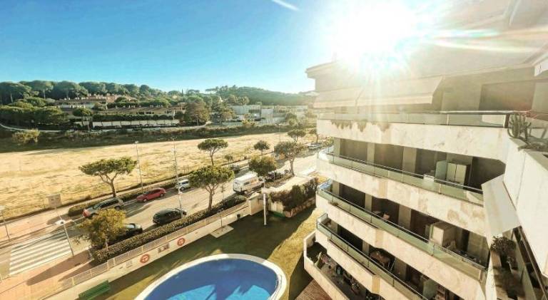 Duplex Piscina y Parking MasBlau Beach by Host&Joy in Lloret de Mar