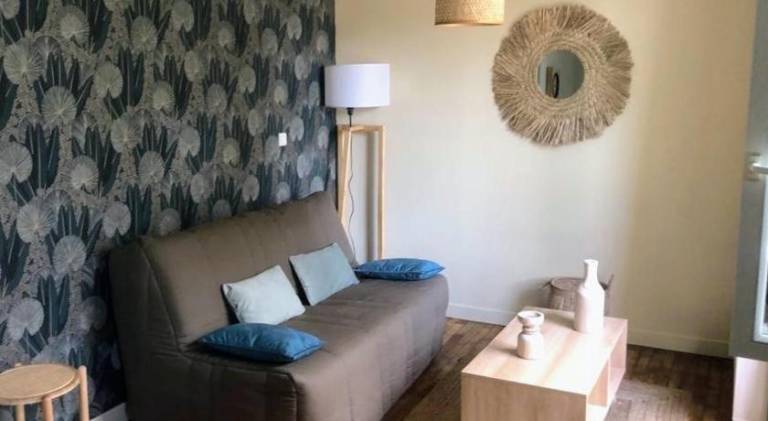 Rental apartment with 1 room for 2 persons in Gaillard