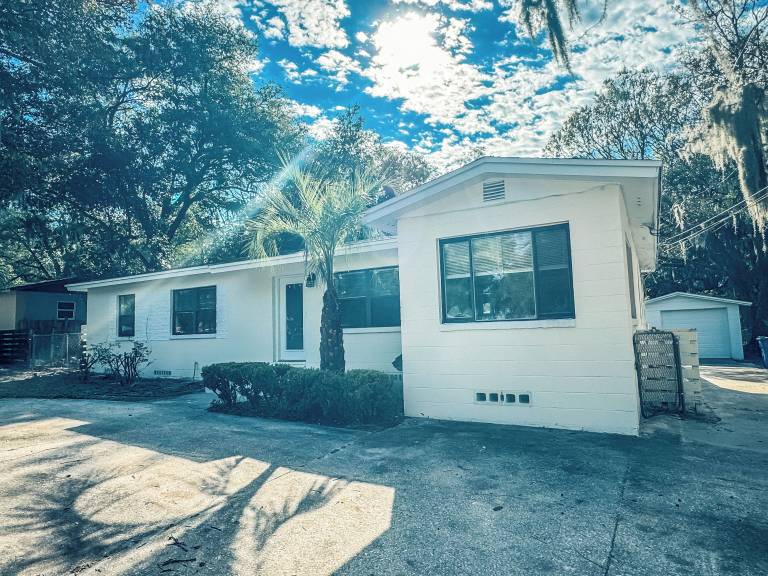 House  Holly Oaks