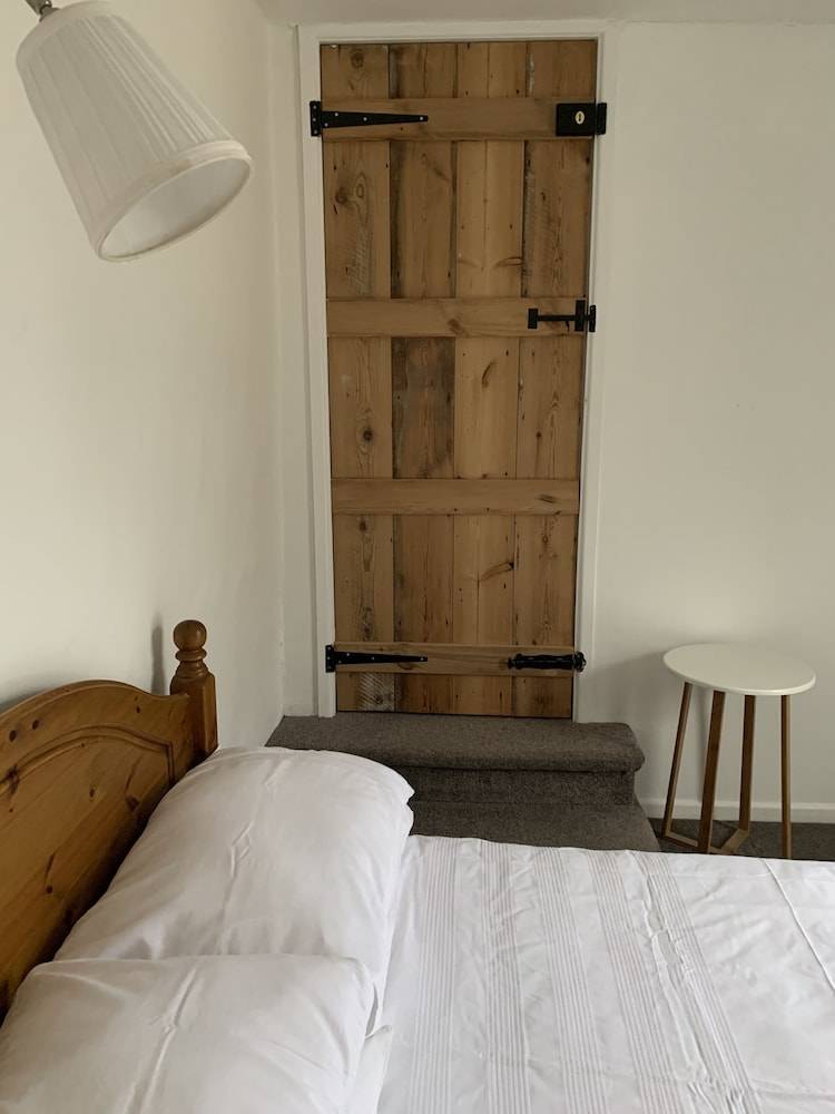 Accommodation  Ely
