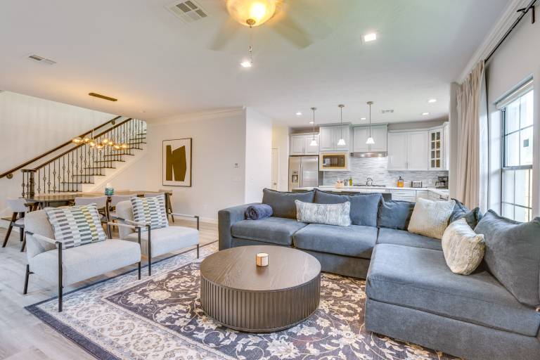 Pet Friendly Duplex Unit in Southwest Houston