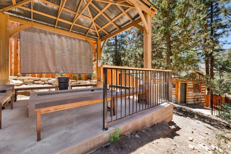 Chalet  Baldwin Lake