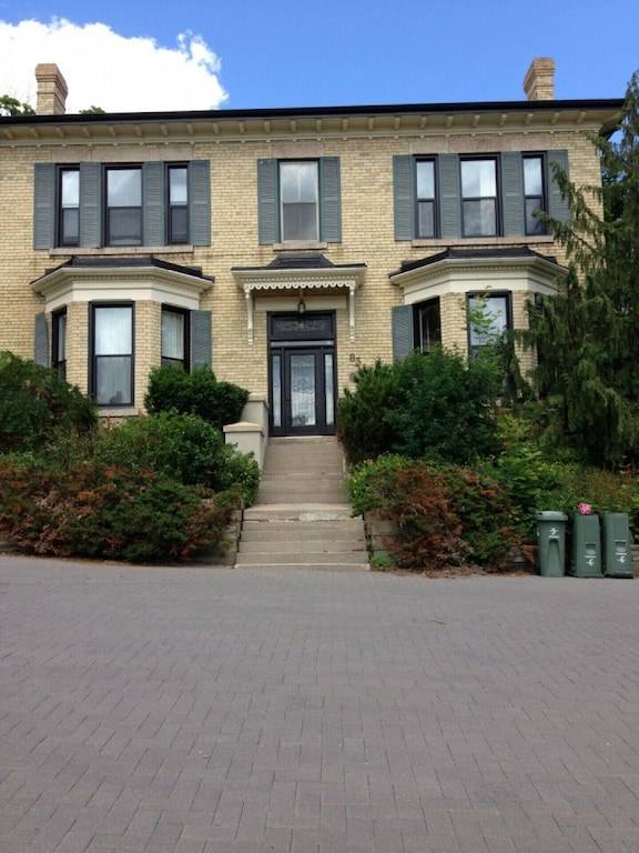 Villa Guelph