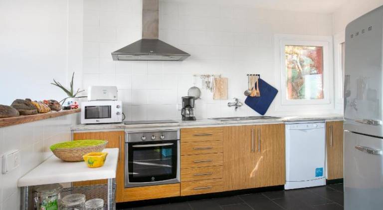 Fully equipped vacation home with terrace & BBQ | Beach nearby | Perfect for remote work | Pets allowed — photo 3