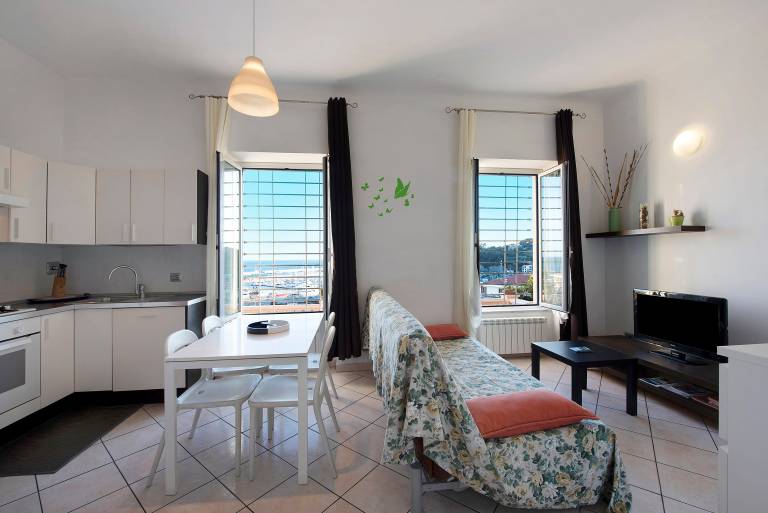 Apartment "Trilocale in villa vista mare Apt 1" with Sea View — photo 3