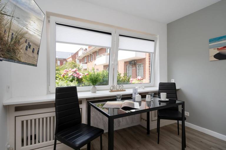 Zentrales App. für 2 Personen, WLAN und TV, separate Küche. — photo 2