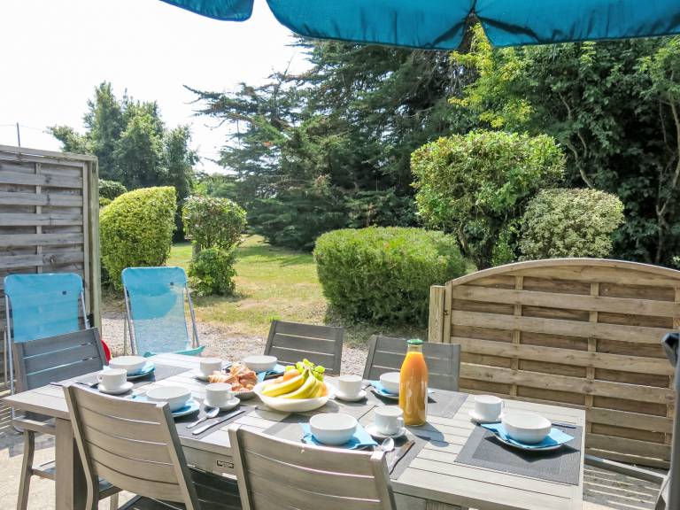 Vacation home with barbecue, patio & garden — photo 3