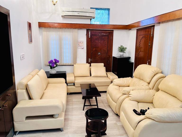 300 m² Villa