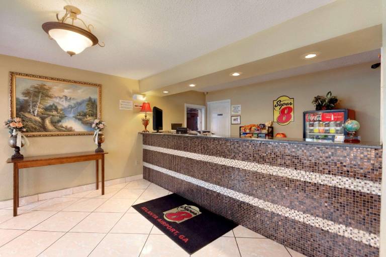Super 8 By Wyndham Atlanta/Hartsfield Jackson Airport — photo 3