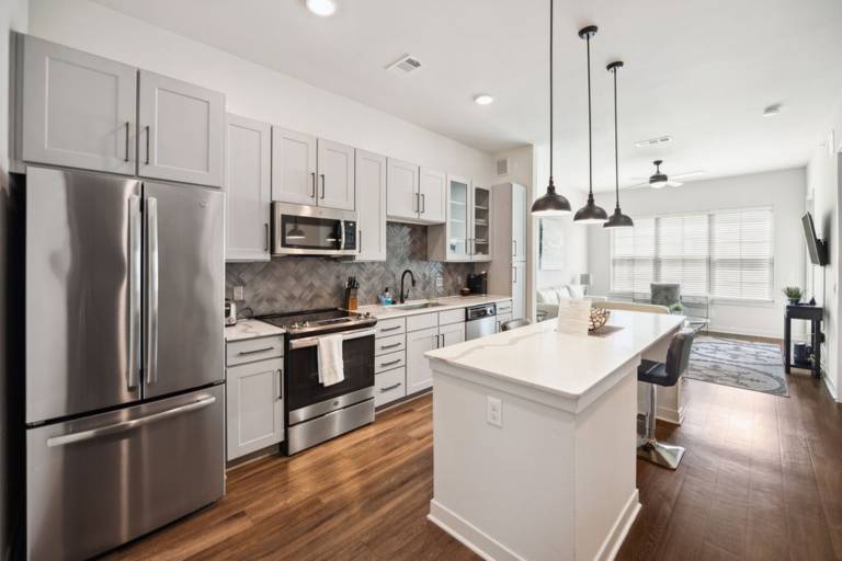 ADD113 – 28min to SMU Media - Sleeps 3- Transit - Free WiFi — photo 5