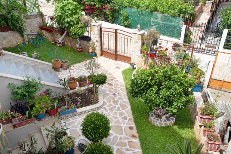 "Lakis Apartment" with Sea View, Garden, Terrace & Wi-Fi — photo 3