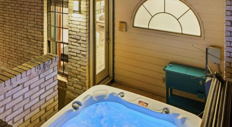 Backyard Paradise - Pool - Playhouse - Hot Tub — photo 5
