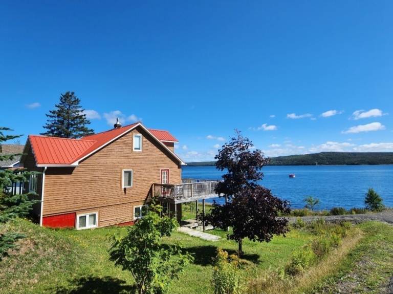 House Lewisporte