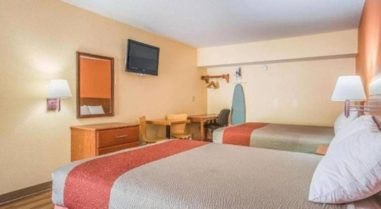 Rodeway Inn & Suites — photo 3