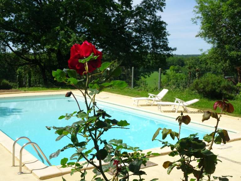 Gite with BBQ, terrace & garden — photo 3