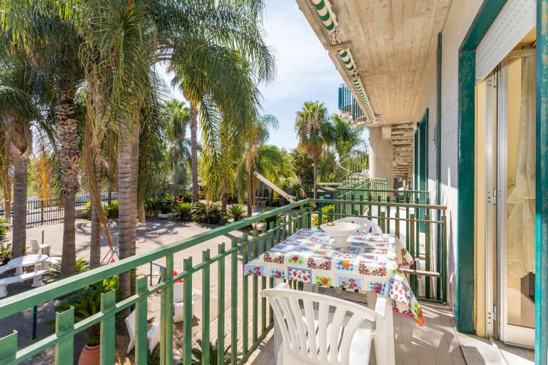 Rental apartment with patio | Sea view — photo 2