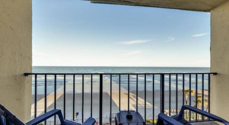 Beachside Hotel — photo 3