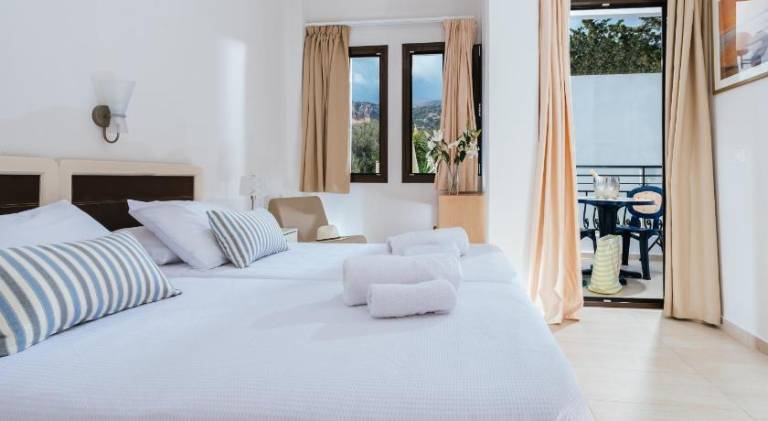 Child-friendly serviced apartment with patio, pool & garden | Pets are welcome — photo 2
