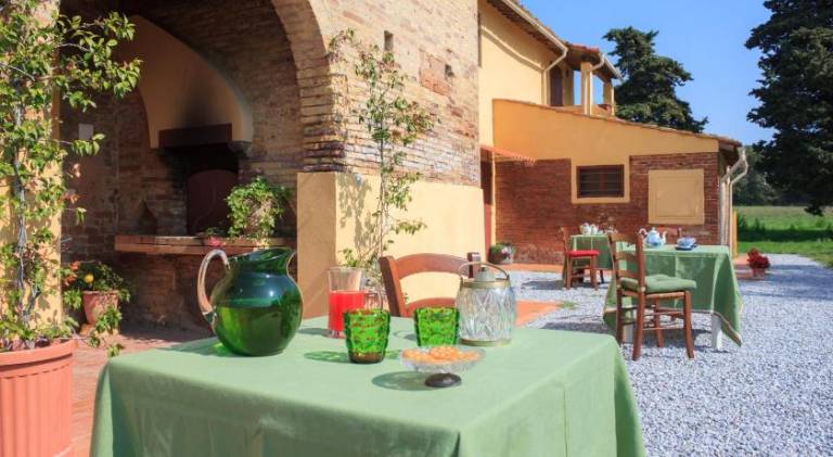 Farm with terrace, pool & barbeque | Pets are welcome in Collesalvetti