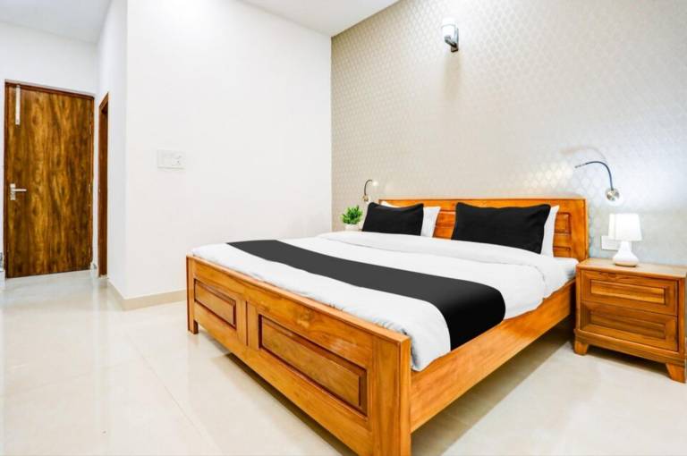 The Grand Blue Hotel in Greater Noida