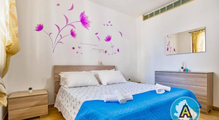 Rental apartment with 2 rooms for 6 persons — photo 2