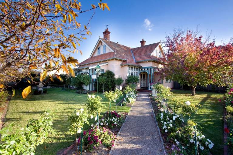 Bed and breakfast  Bairnsdale