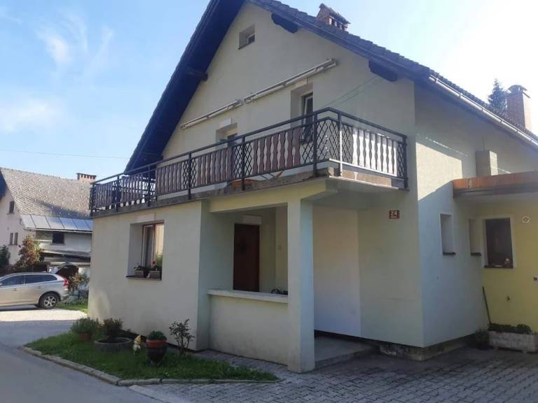 hiša Planina pod Golico