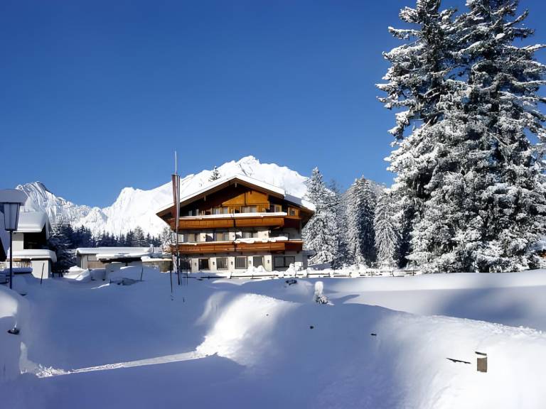 Gasthaus-Pension Golfvilla in Eben am Achensee