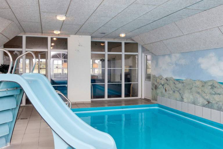 House with sauna & pool — photo 3