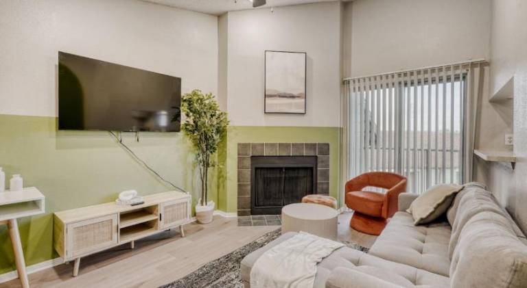 Apartment with pool in Austin, TX