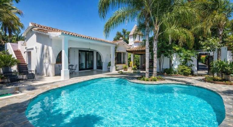 Rental apartment with pool | Beach nearby | Pets are welcome in Estepona
