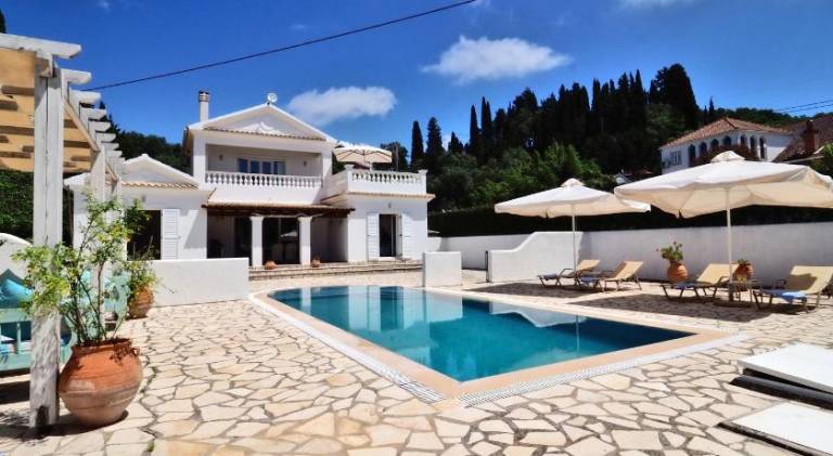 Villa with patio, barbecue & private pool | Suitable for remote work in Corfu