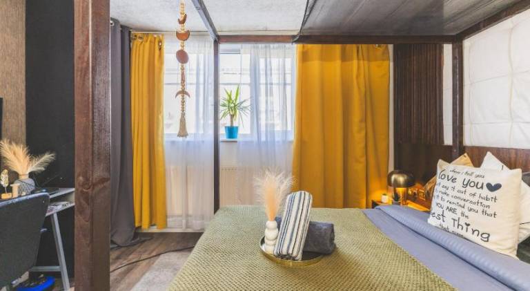 The Serene Residence with Hot Tub, Sauna and Cinema Experience — photo 2