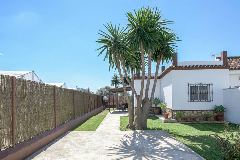 Vacation home with private pool, barbecue & patio | Mountain view in Cádiz