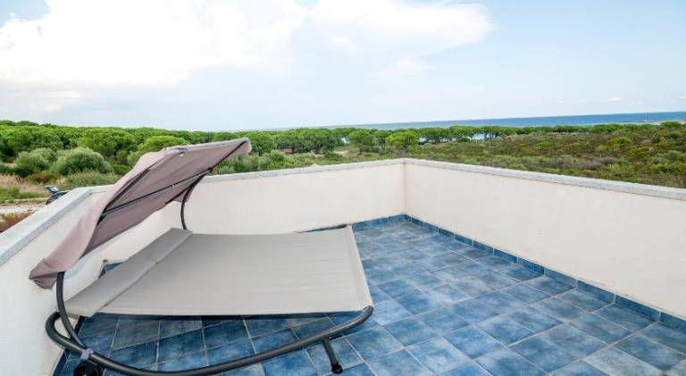 Apartment with patio, barbeque & garden — photo 4