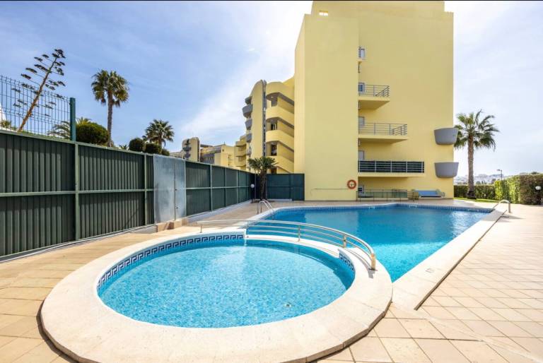 Apartment 'Casa Cláudia - Cond Do Mar' with Sea View, Shared Pool and Wi-Fi in Lagos