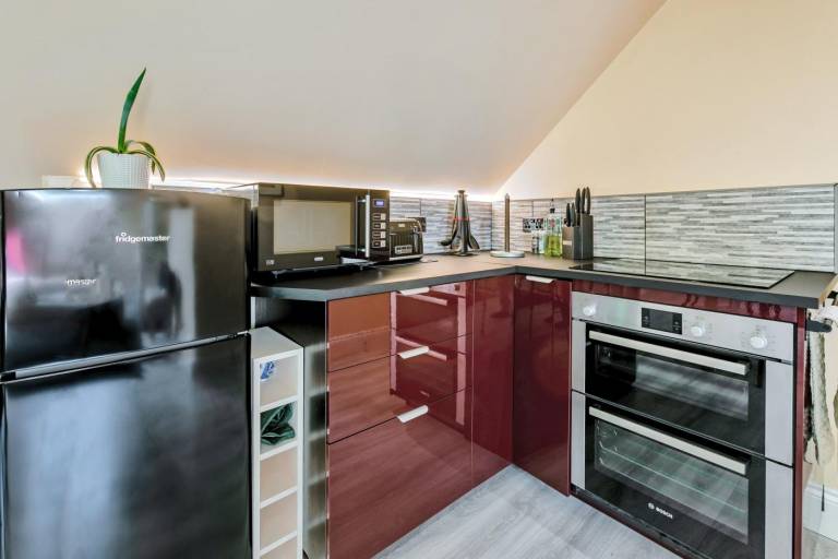 Holiday apartment with jacuzzi, garden & barbeque — photo 5