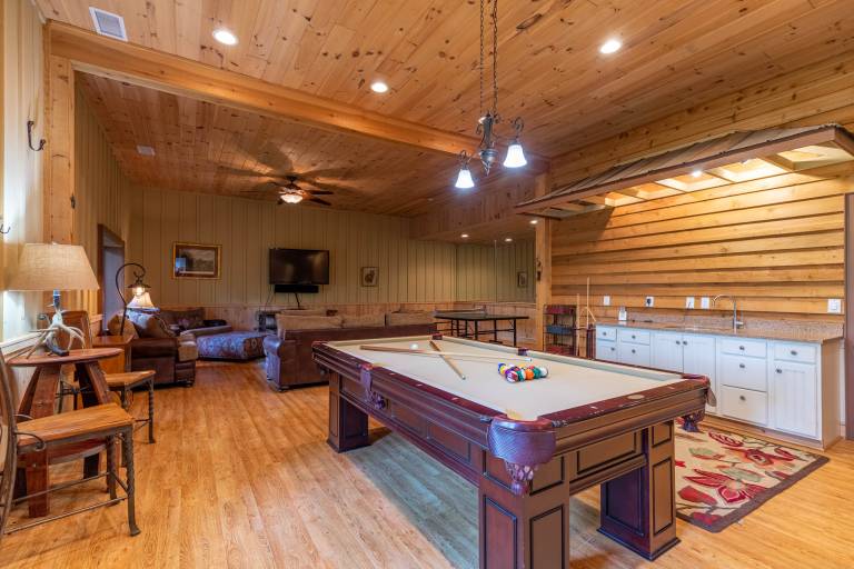 Family-oriented pleasant house with pool, barbecue & patio | Mountain view | Pets are welcome — photo 5