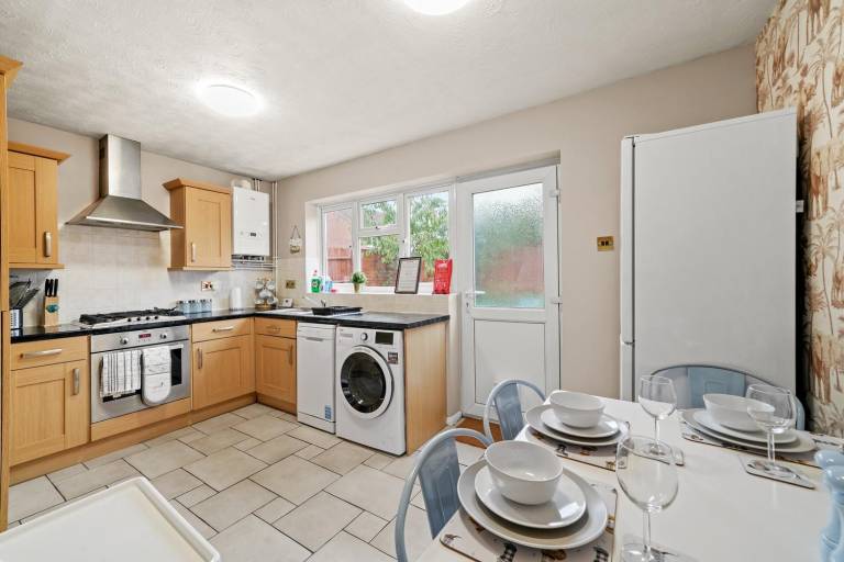 Vacation home with yard — photo 3