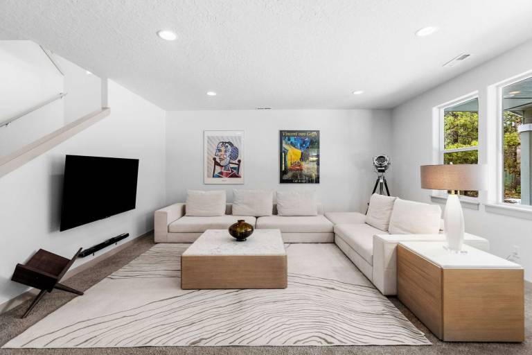 Vacation home with yard | Mountain view in Bend, OR