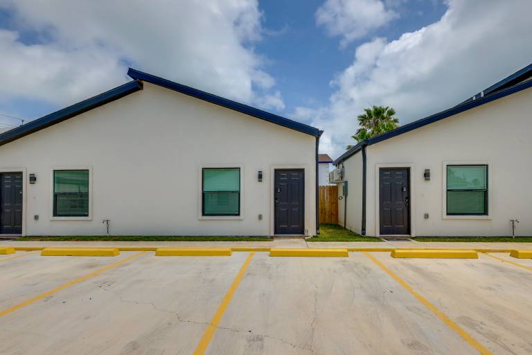 Central to Everything, Easy Beach Access! SPI Stay — photo 4