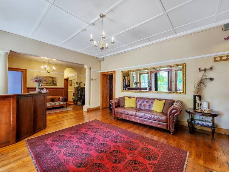 Mountain Manor Guest House and Executive Suites — photo 3
