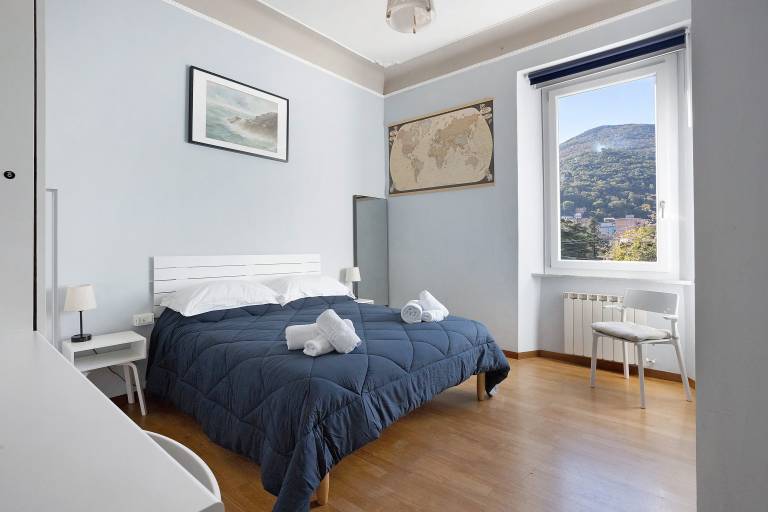 Dedicated room with fast internet | Mountain view | Dogs allowed in La Spezia