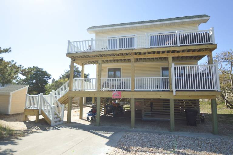 House with barbecue, hot tub & private pool | Water view — photo 2