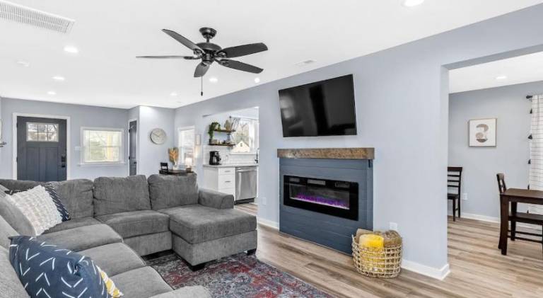 House with 2 rooms for 4 persons in Sandston, VA